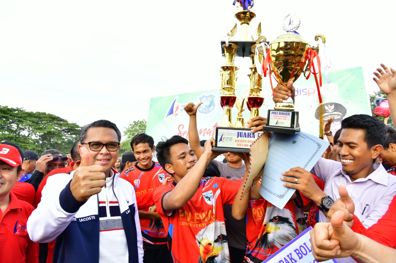Gubernur Sulawesi Selatan, Prof HM Nurdin Abdullah dalam acara penutupan Kejuaraan KKB