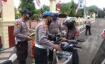Propam  Razia Kelengkapan Administrasi Kendaraan Polisi di Polres Sinjai