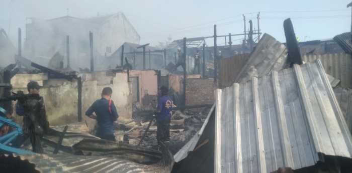 21 rumah terbakar di kota makassar dilalap api