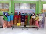 Peringati Hari Kebudayaan Nasional dan Hari Buku Anak Sedunia, SMPN 1 Makasar Gunakan Busana Adat Makassar