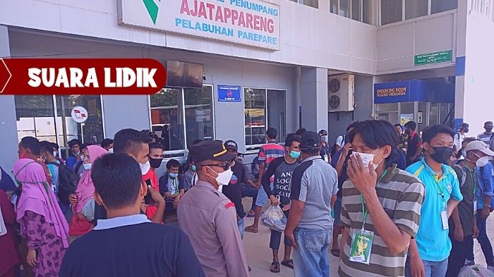 Suasana Pekerja Migran Indonesia Asal Bulukumba di Pelabuhan Parepare