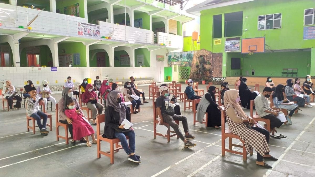 Foto pertemuan orang tua dan guru siswa SMPN 5 Kota Makassar