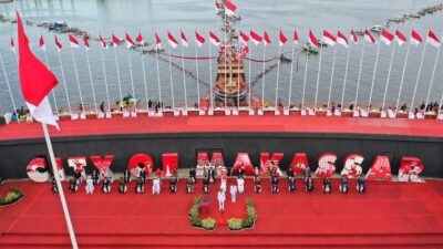 Bentangkan Bendera 1000 Meter di Atas Pantai, Simbol Semangat Pemkot Makassar Atasi Covid-19