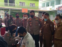 Gandeng Polres Pelabuhan Kota Makassar, SMP Negeri 5 Gelar Vaksinasi Pelajar