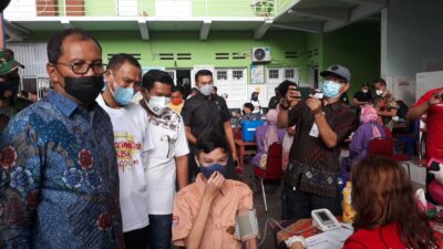 Wali Kota Makassar Apresiasi Vaksinasi yang Dilaksanakan Keluarga Besar Alumni SMPN 5 Makassar