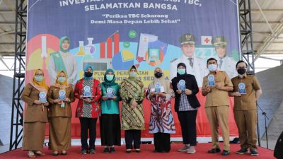 Peringatan Hari TB Sedunia, Indira Jusuf Ismail Beri Penghargaan Bagi Puskesmas Terbaik