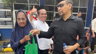 Hari Raya Idul Adha 1443 H, Kadishub Makassar Bagikan Daging Korban Kepada Masyarakat