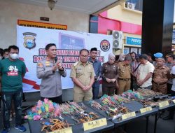 Hadiri Pemusnahan 940 Buah Sajam, Wali Kota Danny : Pembusuran di Makassar Berkurang