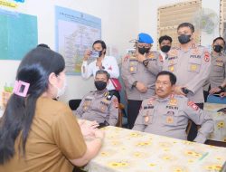 Kapolda Sulsel Jenguk Oknum Polri yang Coret Dinding Mapolres Luwu di RS Dadi